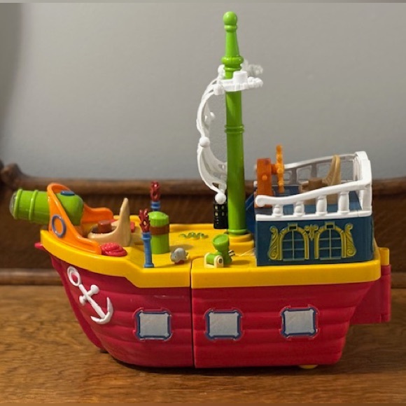 Kiddieland Other - Kiddieland Play Wheeled Pirate 🏴‍☠️ Ship 🛳️